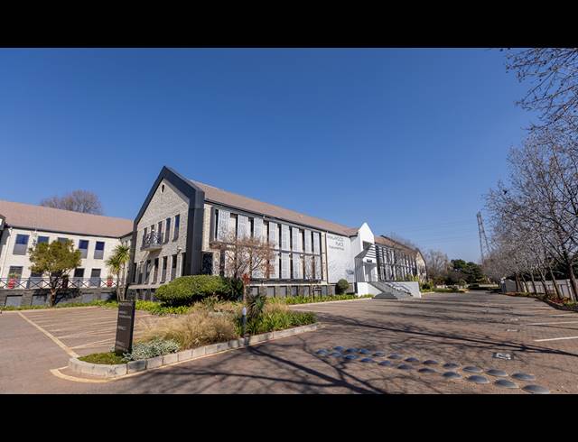 1,188M² OFFICE TO LET IN BEDFORD GARDENS